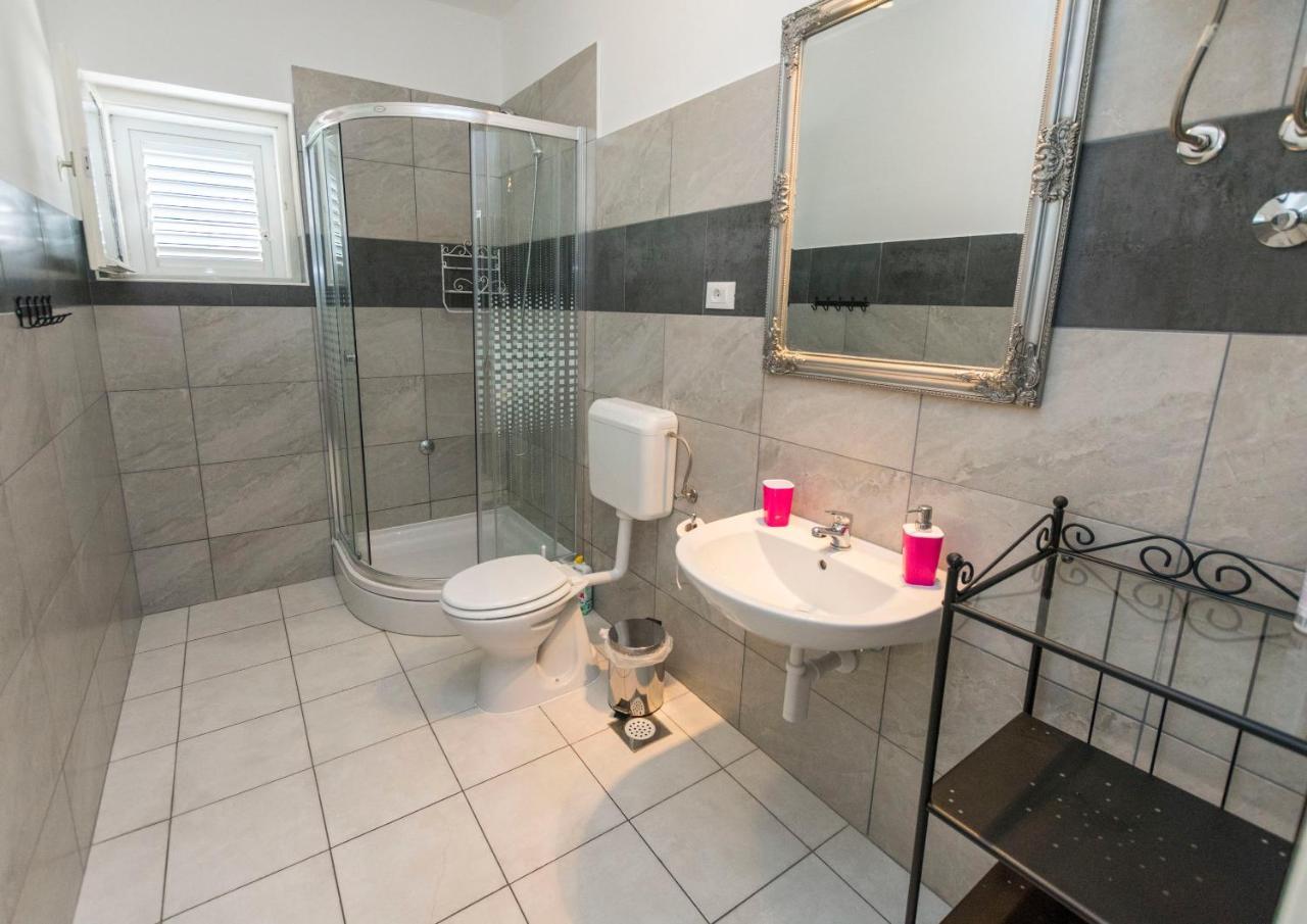 Apartments Zmika プリモシュテン エクステリア 写真
